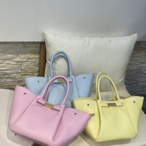 Modèle Melia en cuir de veau 🇮🇹 jaune pastel