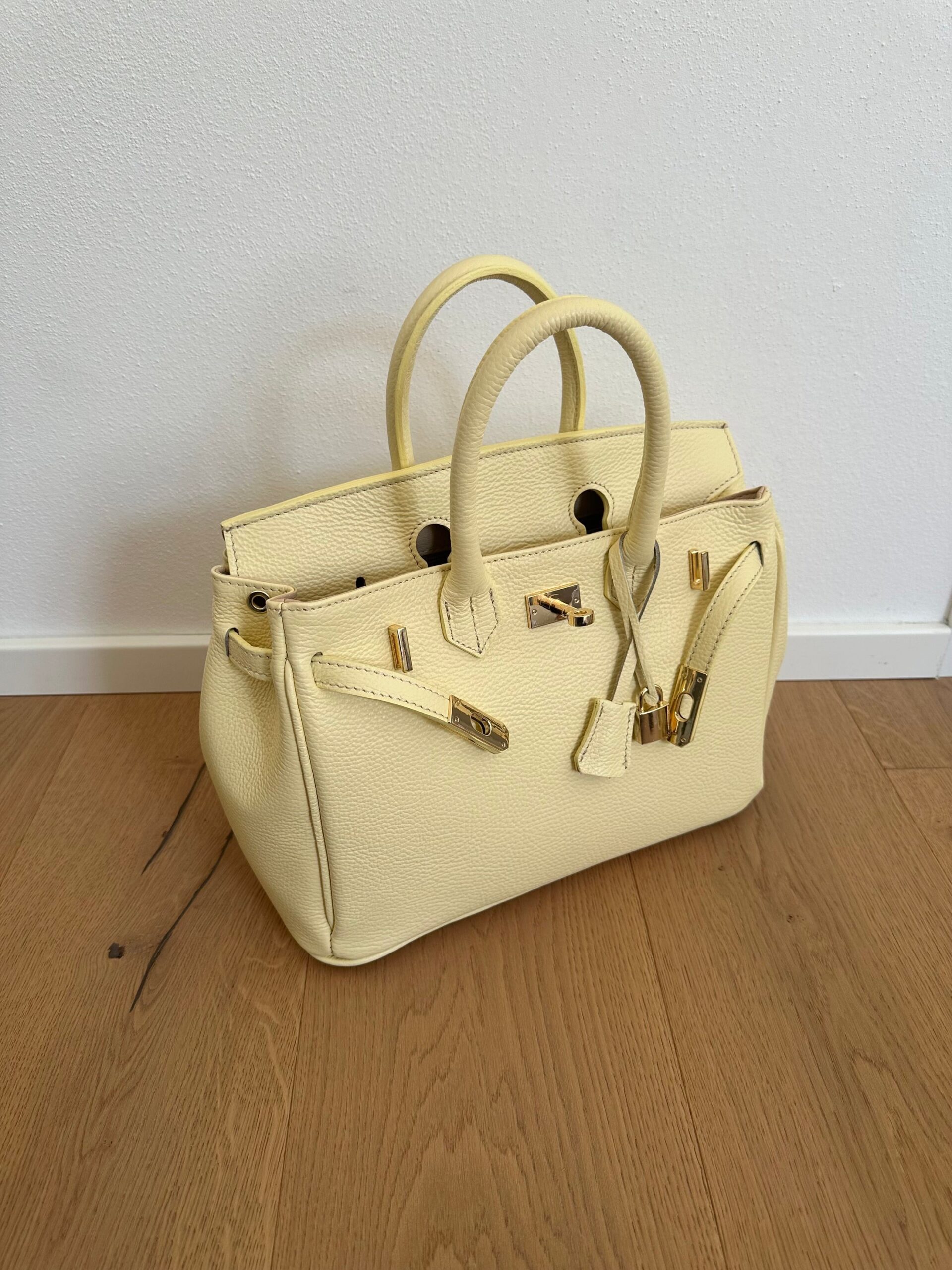 Modèle Bianca en cuir de vachette 🇮🇹 jaune pastel